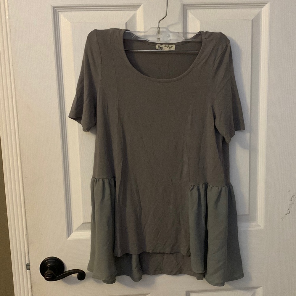 Grey top size small